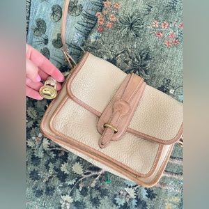 Vintage Dooney & Bourke Tan Pebbled Leather Crossbody Bag Flap w Buckle Closure